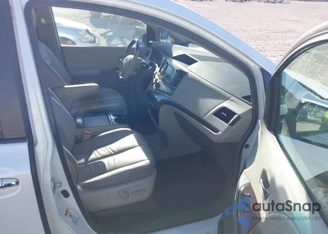 2011 Toyota Sienna Limited V6 z USA, uszkodzony, nr VIN 5TDYK3DC8BS013422